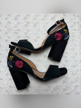 Nanette Lepore Black Block Heel Sandals with Floral Embroidery